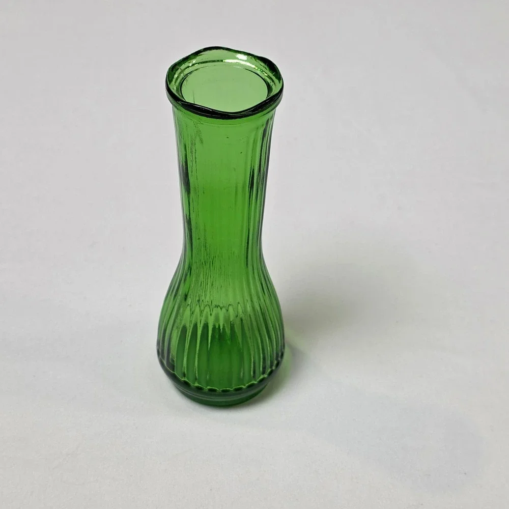 C.F.G. Emerald Green‎ Bud Stem Vase Textured Ridged Art Glass 6 Inches Vintage